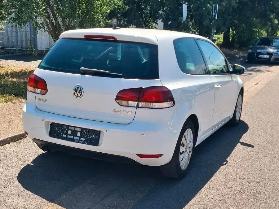 Gebraucht VW Golf VI 136 PS (100 kW) 2009 Weiß Kleinwagen