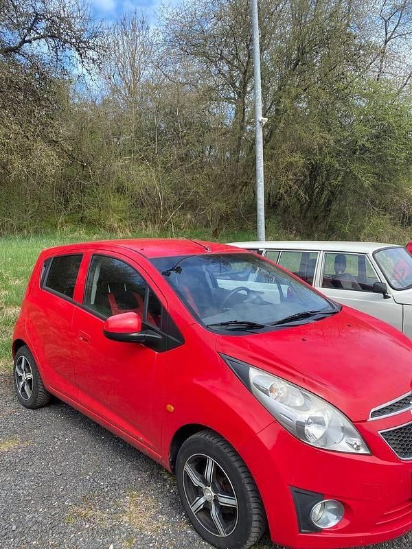 Rot Gebraucht 2010 Chevrolet Spark LS Kleinwagen | 950 € (Superpreis) - Bild 1/4