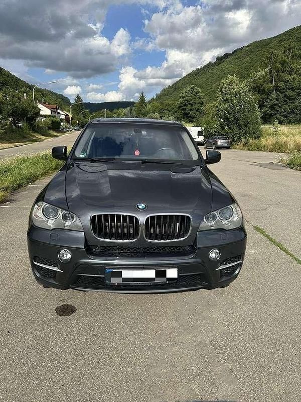Grau Gebraucht 2012 BMW X5 SUV | 14.000 € (Fairer Preis) - Bild 1/4