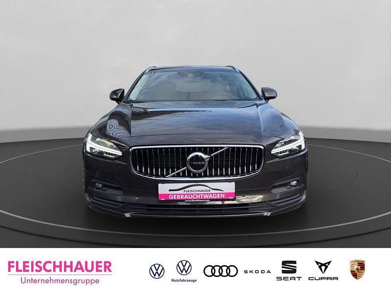 Gebraucht Volvo V90 Momentum 197 PS (144 kW) 2021 Grau Kombi