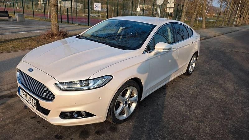 Gebraucht Ford Mondeo Titanium 179 PS (131 kW) 2017 Weiß Limousine
