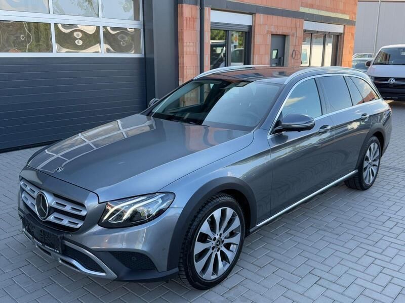 Grau Gebraucht 2018 Mercedes E350 Kombi | 22.499 € (Fairer Preis) - Bild 1/4