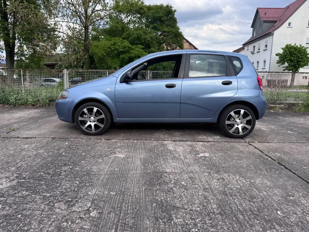 Gebraucht Chevrolet Aveo 101 PS (74 kW) 2007 Blau Limousine