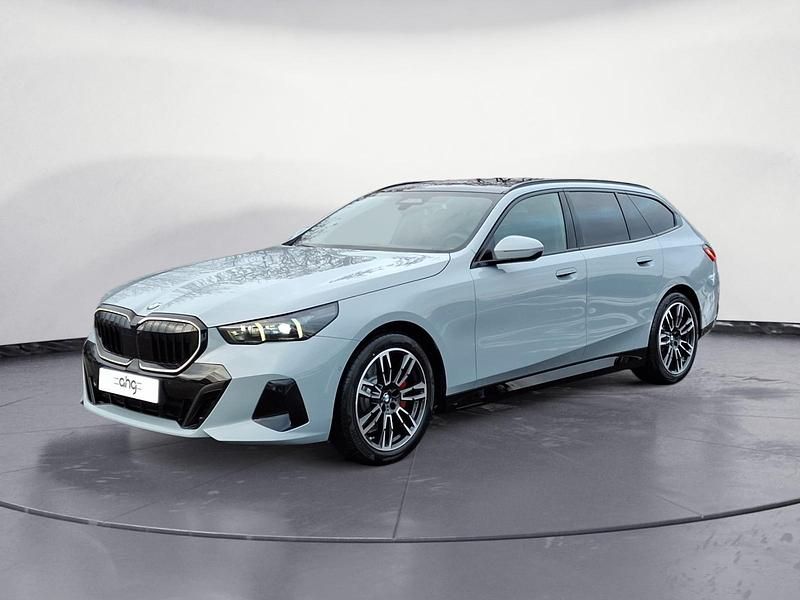 Neu BMW 520 197 PS (144 kW) 2026 Grau Kombi