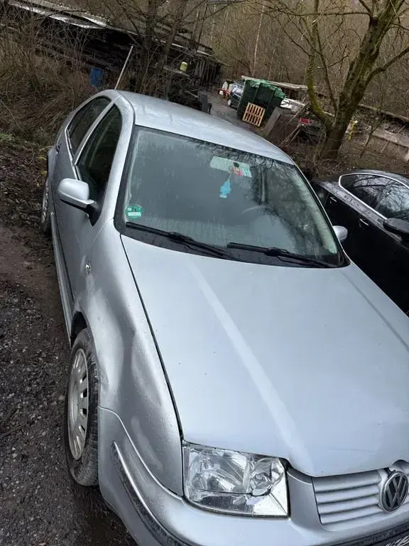 Gebraucht VW Bora Trendline 90 PS (66 kW) 2000 Silber Limousine
