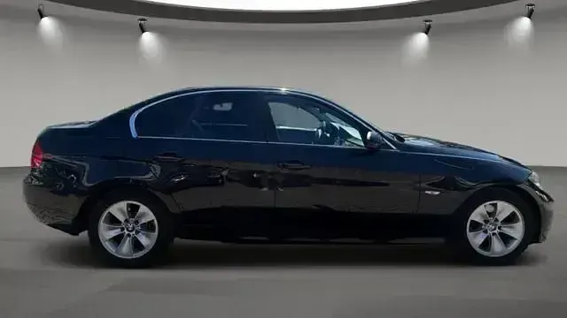 Second-hand BMW 325 170 CP (125 kW) 2008 Andere Berlinǎ