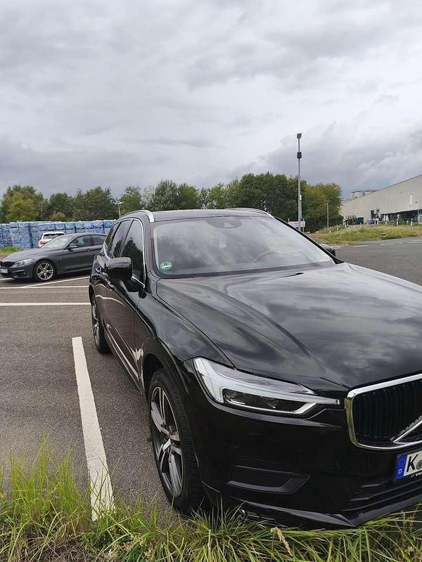 Gebraucht Volvo XC60 Momentum 190 PS (139 kW) 2019 Schwarz SUV
