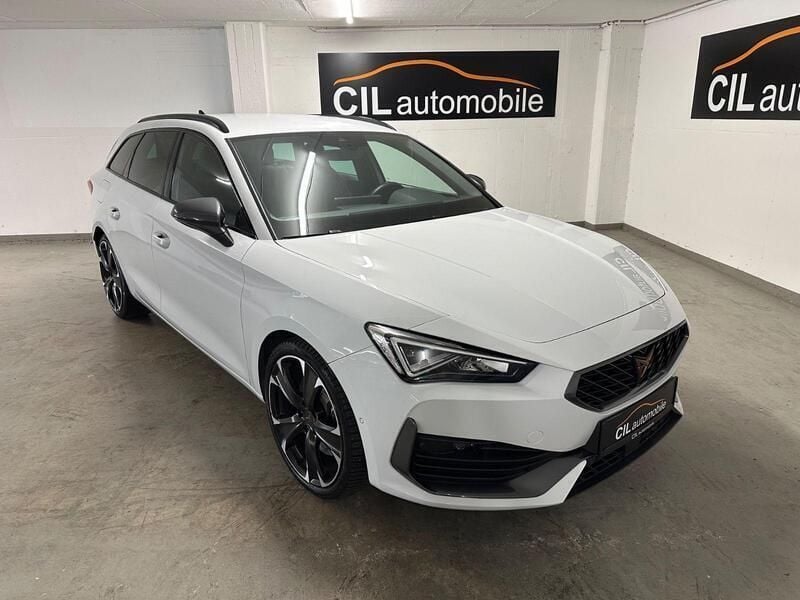 Weiß Gebraucht 2022 Cupra Leon VZ Kombi | 22.990 € (Fairer Preis) - Bild 1/4