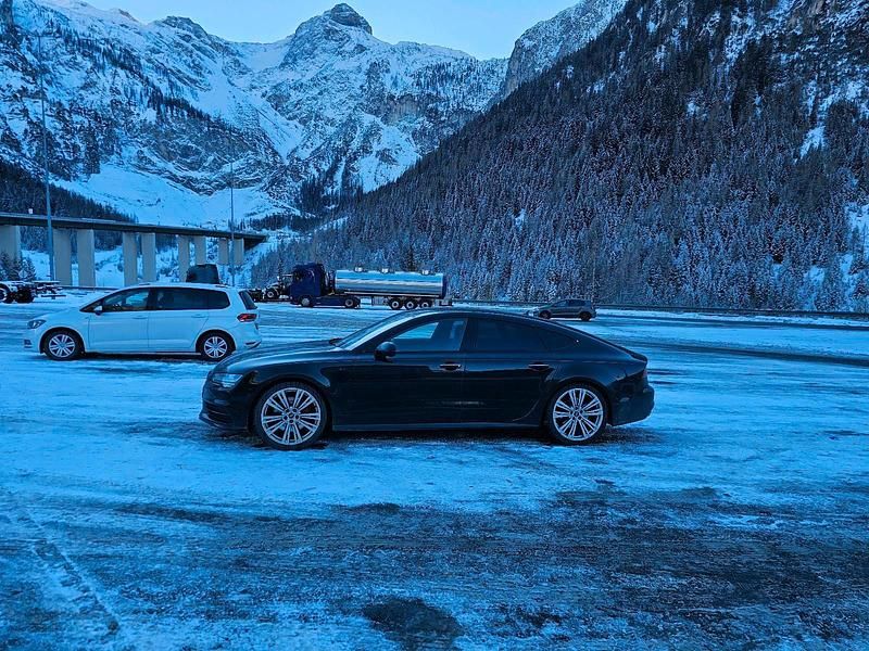 Second-hand Audi A7 272 CP (200 kW) 2017 Negru Hatchback