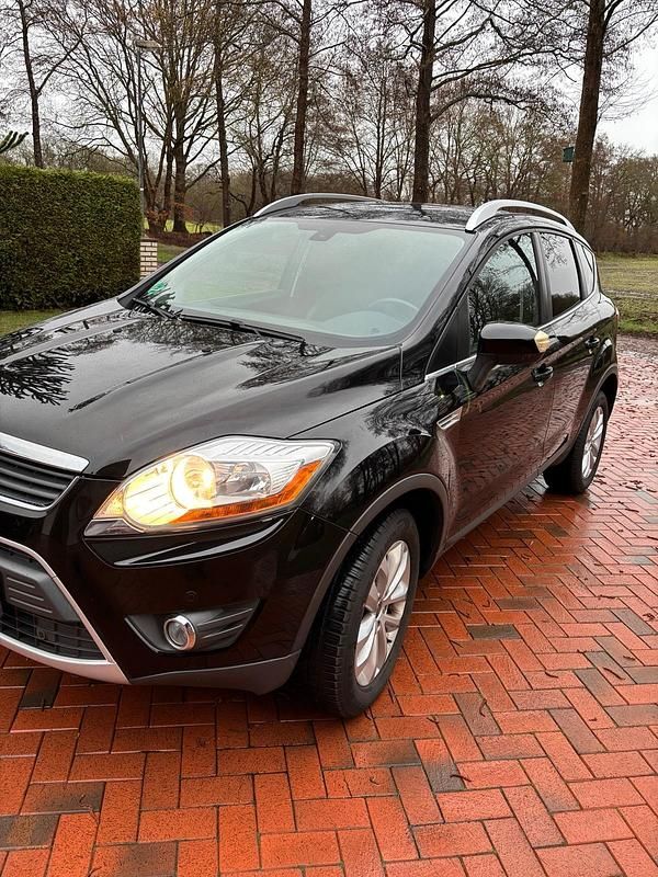 Gebraucht Ford Kuga 140 PS (102 kW) 2011 Schwarz SUV