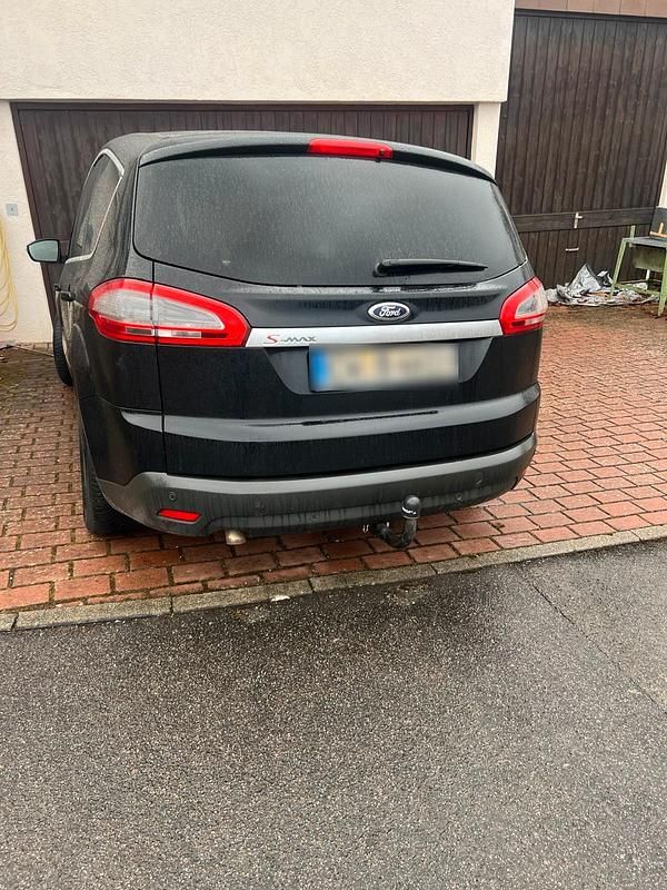 Gebraucht Ford S-MAX Titanium 140 PS (102 kW) 2014 Schwarz Van / Kleinbus