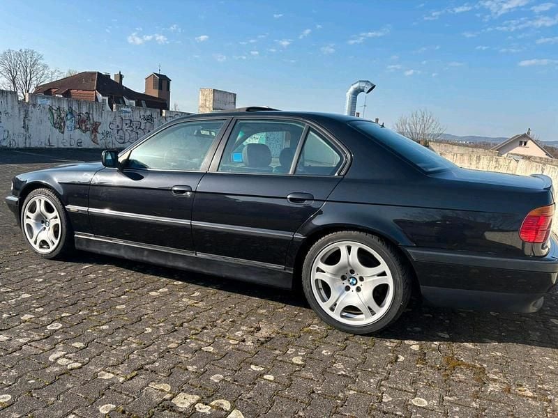 Gebraucht BMW 725 196 PS (144 kW) 1996 Schwarz Limousine