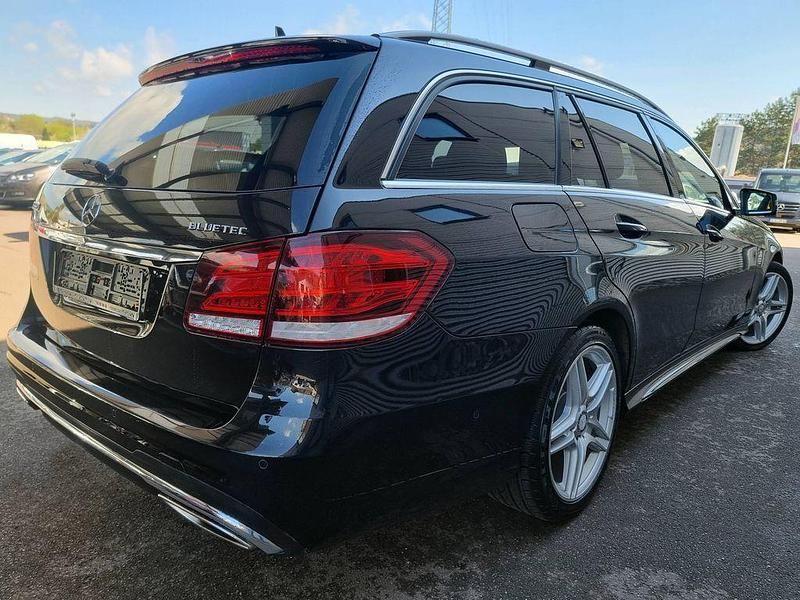 Second-hand Mercedes E220 AMG 170 CP (125 kW) 2016 Negru Berlinǎ