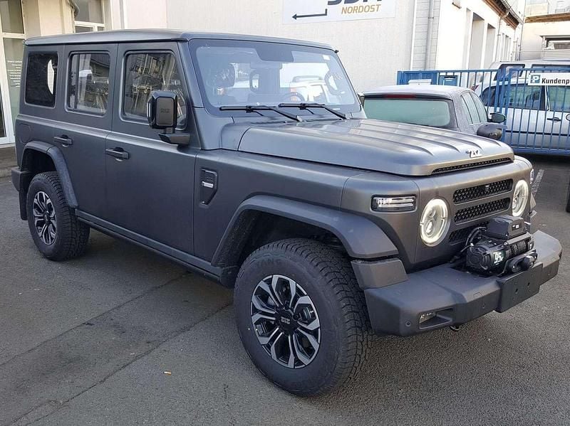 Neu BAW 212 166 PS (122 kW) 2026 Grau SUV