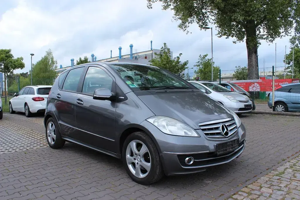 Gebraucht Mercedes A160 Elegance 95 PS (69 kW) 2010 Grau Limousine