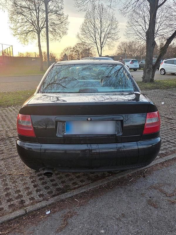 Gebraucht Audi A4 102 PS (75 kW) 1998 Schwarz Limousine