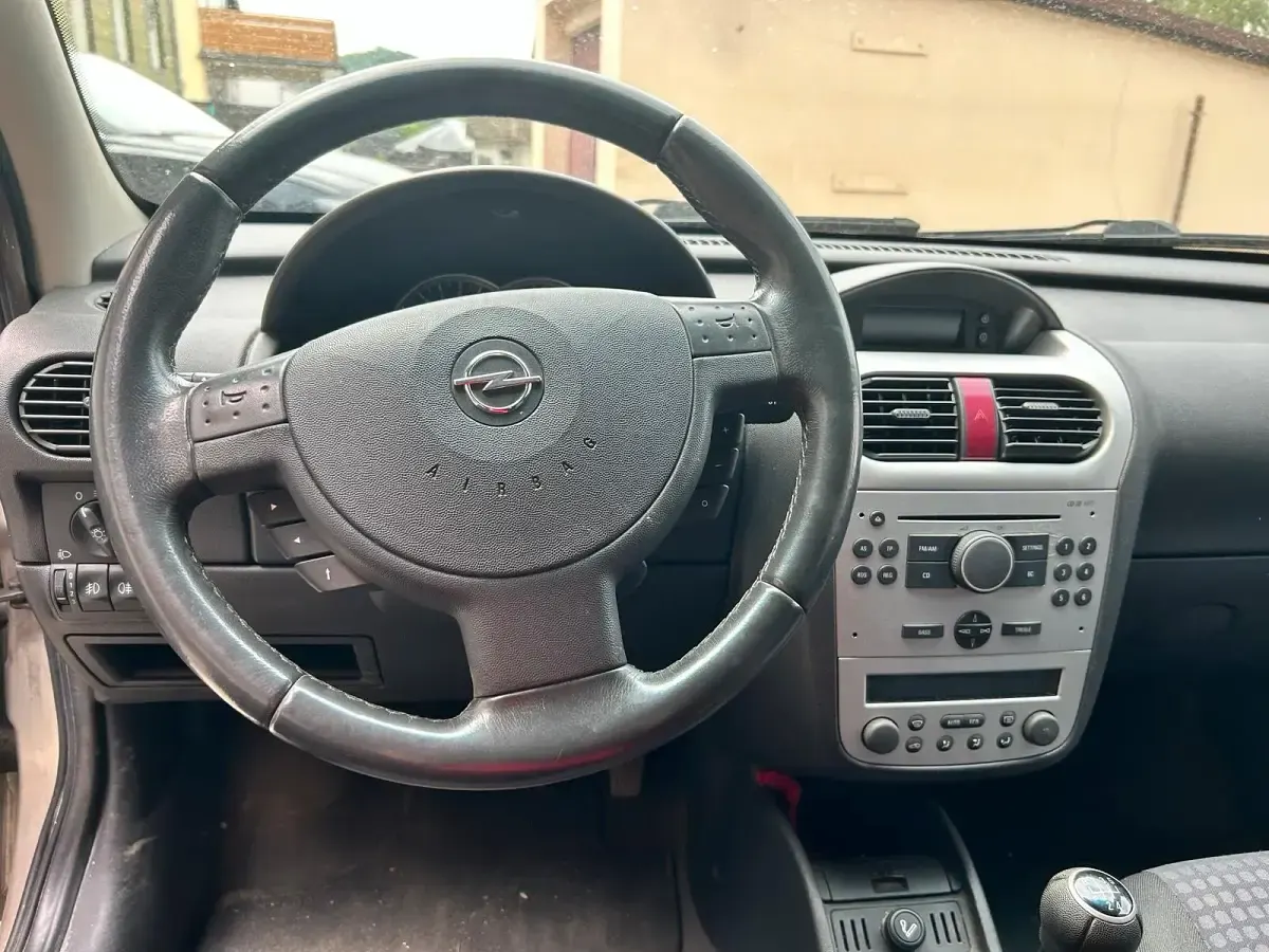 Gebraucht Opel Corsa 80 PS (58 kW) 2004 Silber Kleinwagen