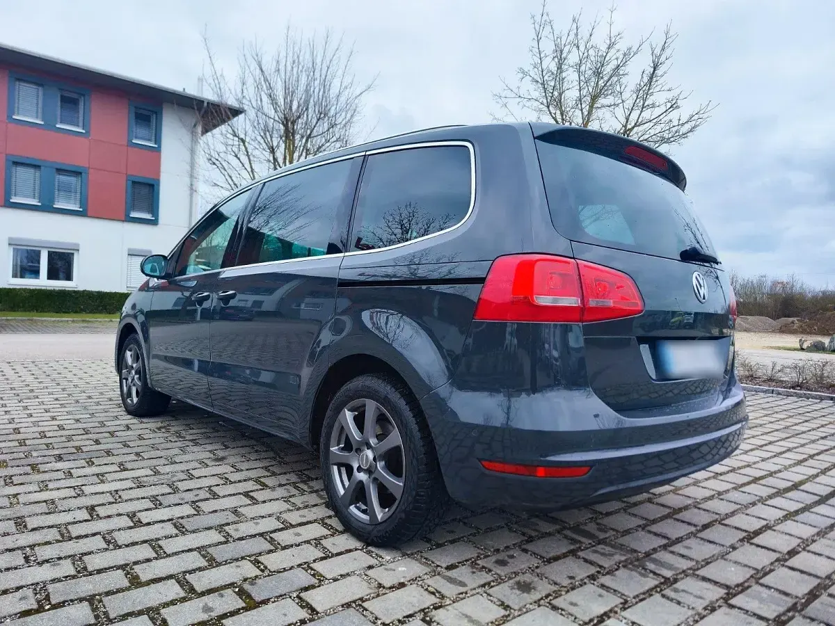 Gebraucht VW Sharan Highline 140 PS (102 kW) 2012 Grau Van / Kleinbus