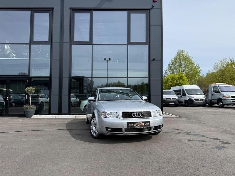Używany Audi A4 102 KM (75 kW) 2004 Srebrny Sedan/Limuzyna
