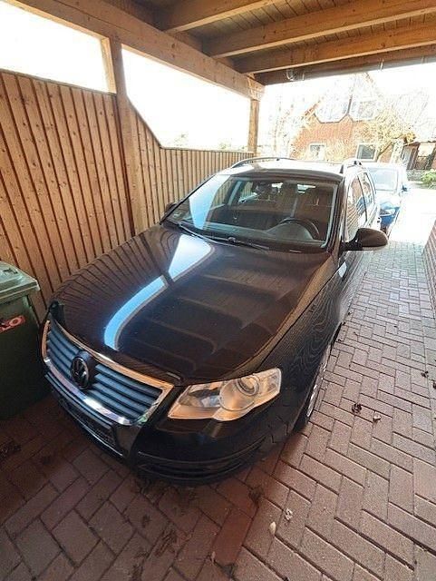 Gebraucht VW Passat Trendline 140 PS (102 kW) 2010 Schwarz Kombi