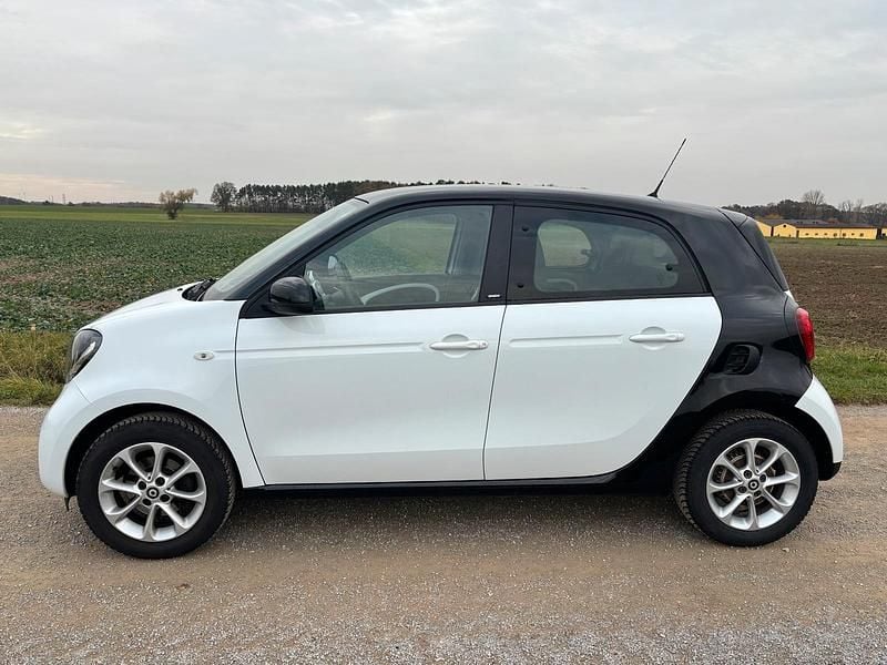 Gebraucht Smart ForFour 71 PS (52 kW) 2016 Weiß Kleinwagen