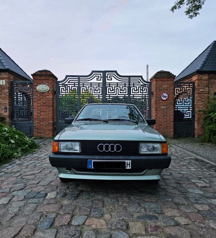Grün Gebraucht 1984 Audi 80 Limousine | 5.555 € - Bild 1/4