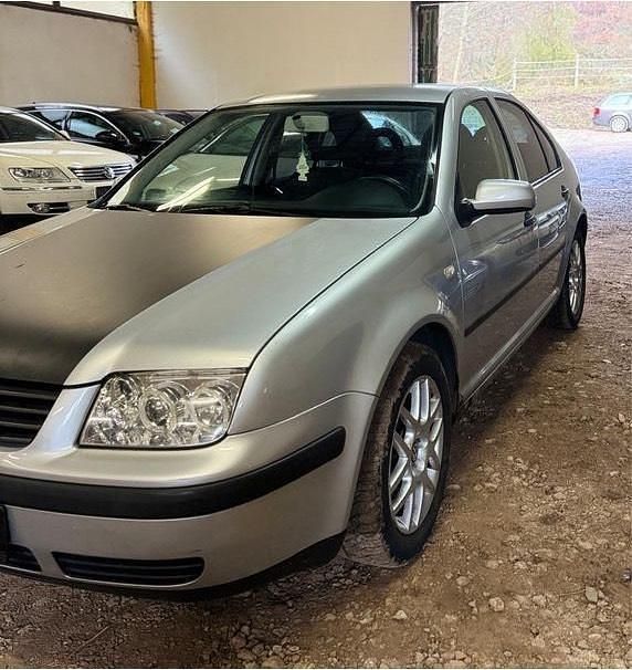 Gebraucht VW Bora 116 PS (85 kW) 2001 Silber Limousine