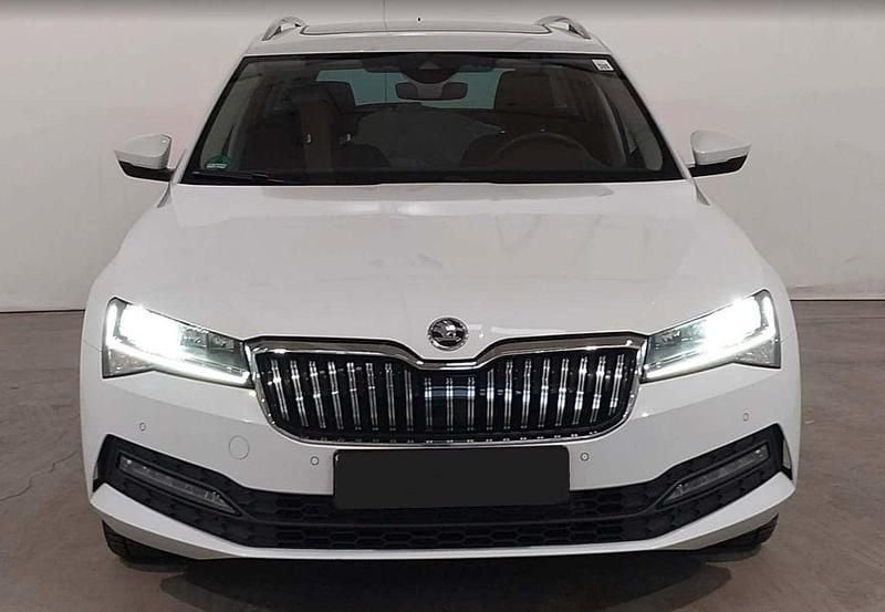 Gebraucht Skoda Superb 200 PS (147 kW) 2022 Weiß Kombi
