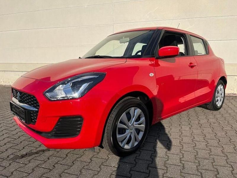 Gebraucht Suzuki Swift Club 83 PS (61 kW) 2021 Rot Kleinwagen