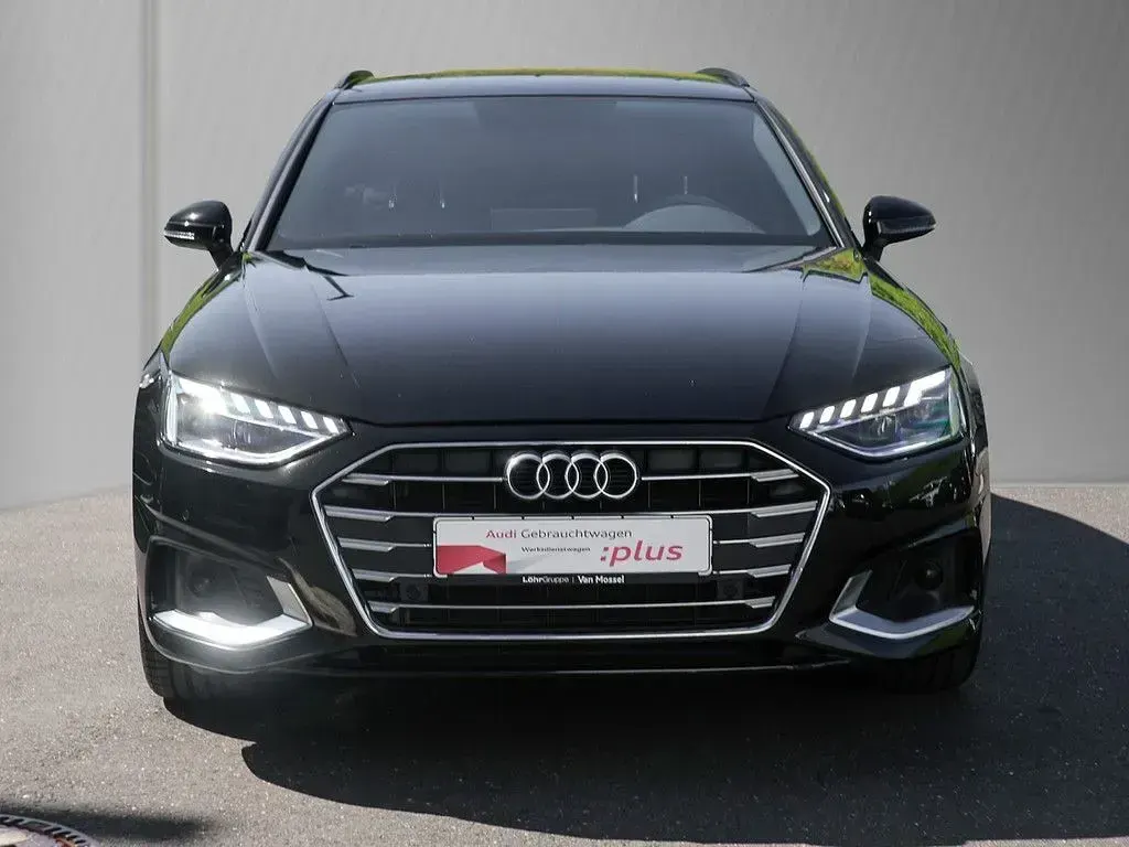 Second-hand Audi A4 Advanced Plus 204 CP (150 kW) 2023 Negru Break