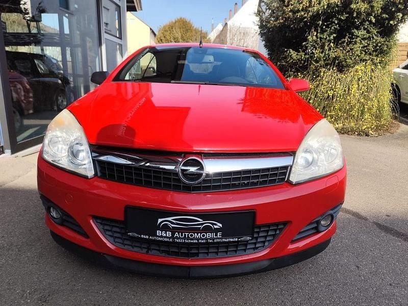 Gebraucht Opel Astra Cabriolet 140 PS (102 kW) 2007 Rot Cabrio