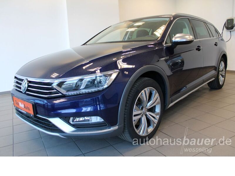 Atlantik blue Gebraucht 2019 VW Passat Alltrack Kombi | 32.970 € (Teuer) - Bild 1/4