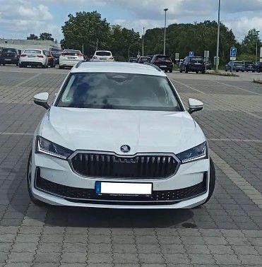 Gebraucht Skoda Superb Selection 150 PS (110 kW) 2024 Kristall weiss Kombi