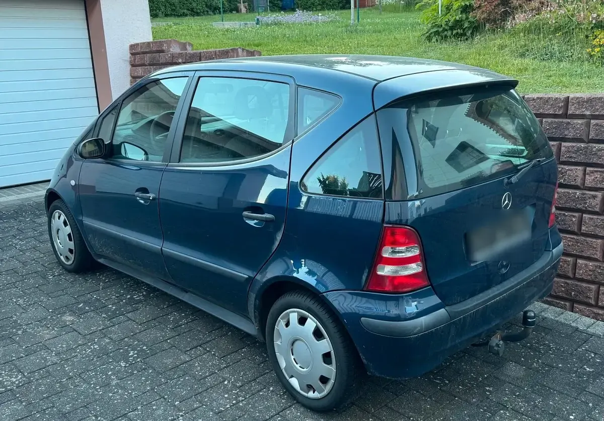 Używany Mercedes A170 90 KM (66 kW) 2003 Niebieski Hatchback