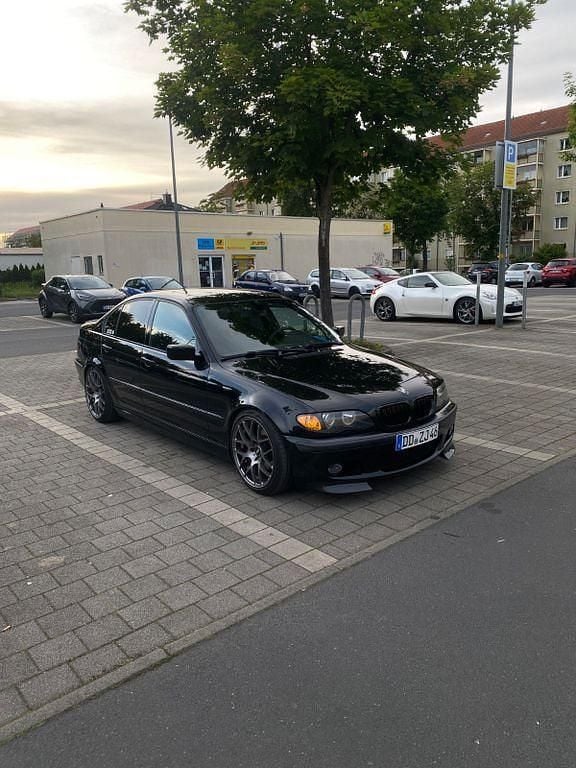 Schwarz Gebraucht 2003 BMW 325 Sport Line Limousine | 3.700 € (Guter Preis) - Bild 1/4