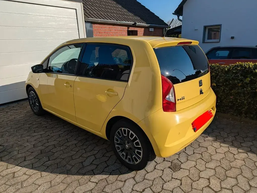 Używany Seat Mii Chic 75 KM (55 kW) 2019 Żółty Hatchback
