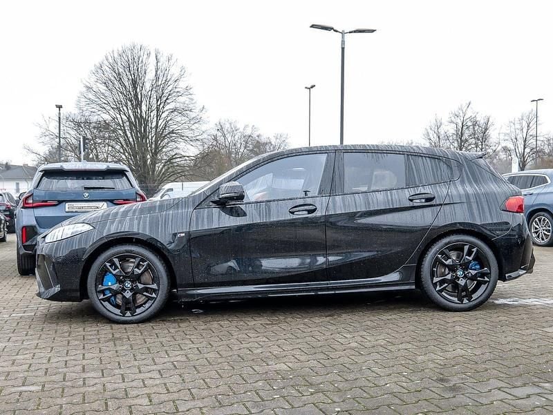 Gebraucht BMW M135 Performance 317 PS (233 kW) 2025 Schwarz Kleinwagen