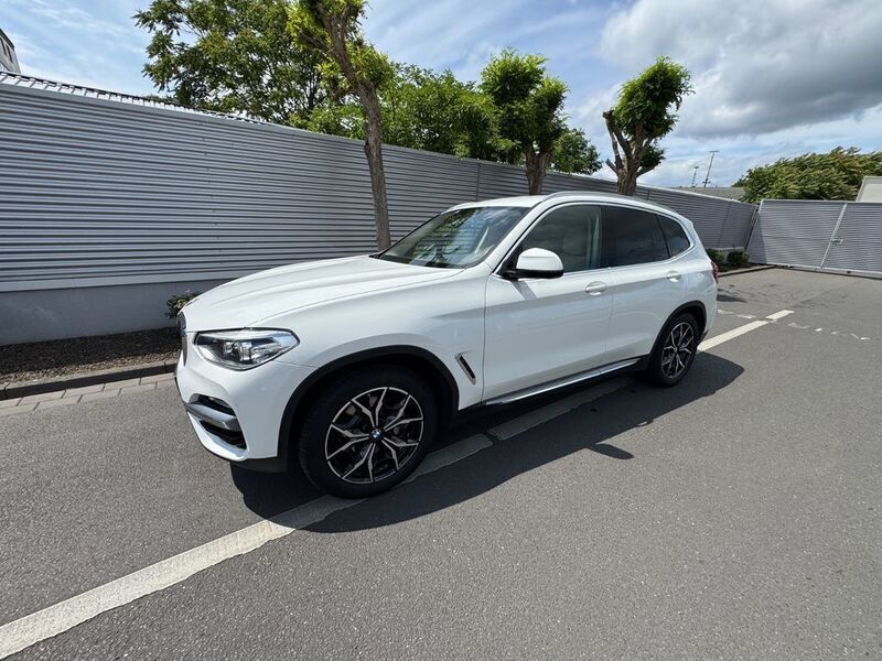 Weiß Gebraucht 2018 BMW X3 Luxury Line SUV | 31.400 € (Fairer Preis) - Bild 1/4