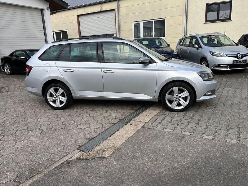 Gebraucht Skoda Fabia Joy 90 PS (66 kW) 2016 Silber Kombi