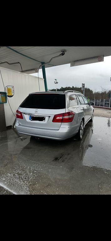 Gebraucht Mercedes E220 Elegance 170 PS (125 kW) 2011 Silber Limousine