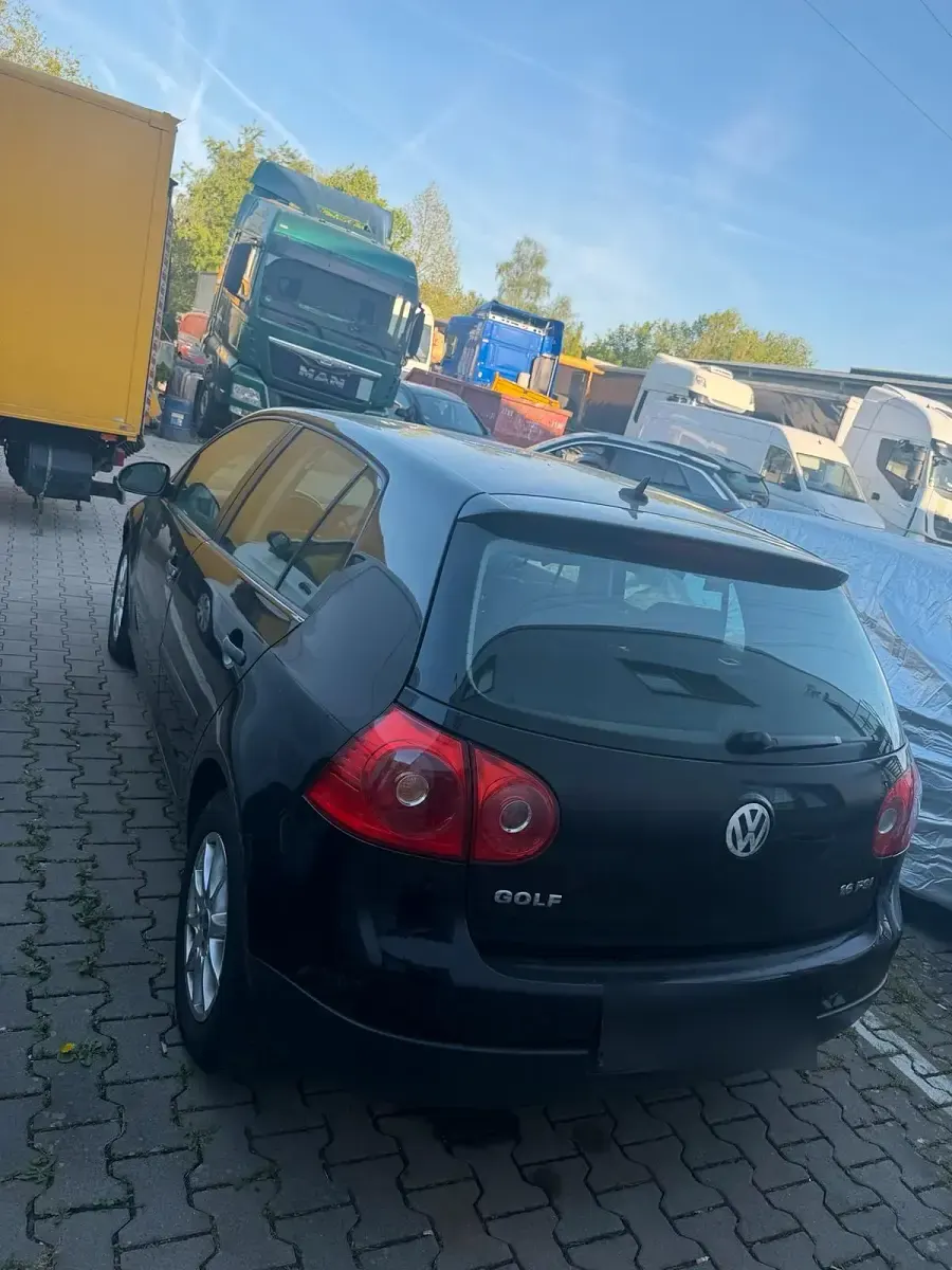 Gebraucht VW Golf V 115 PS (84 kW) 2005 Schwarz Kleinwagen