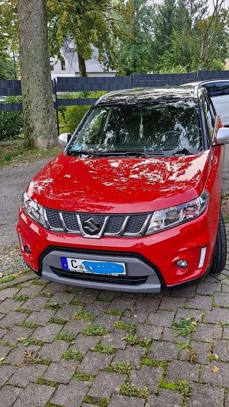 Gebraucht Suzuki Vitara 140 PS (102 kW) 2017 Rot SUV