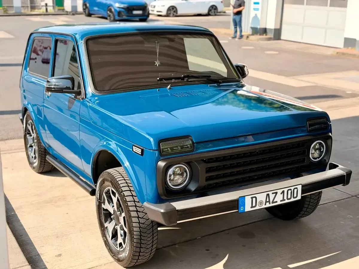 Gebraucht Lada niva 83 PS (61 kW) 2013 Blau SUV