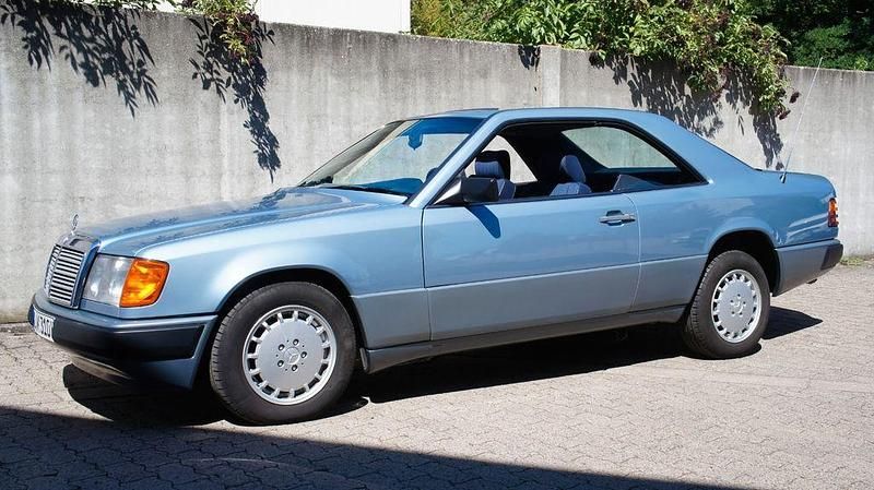 Blau Gebraucht 1988 Mercedes E300 Coupé | 15.500 € - Bild 1/4