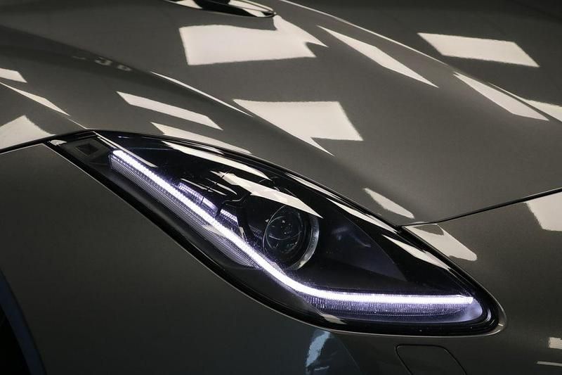 Gebraucht Jaguar F-Type 300 PS (220 kW) 2018 Ammonite grey/corris grey Coupé