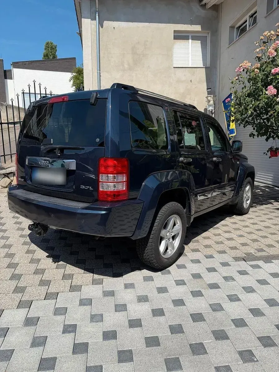 Gebraucht Jeep Cherokee Limited 204 PS (150 kW) 2008 Blau SUV