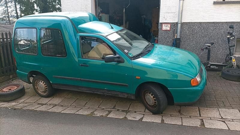 Second-hand VW Caddy 60 CP (44 kW) 1999 Verde Monovolum