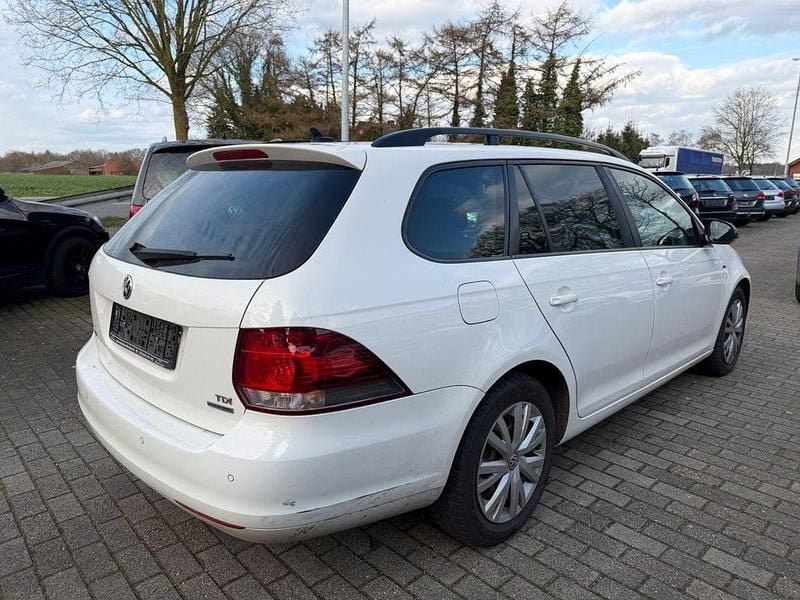 Gebraucht VW Golf VI Match 105 PS (77 kW) 2013 Weiß Kleinwagen