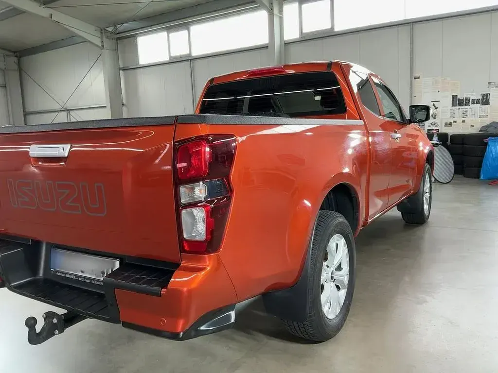 Gebraucht Isuzu D-Max 163 PS (119 kW) 2024 Orange SUV