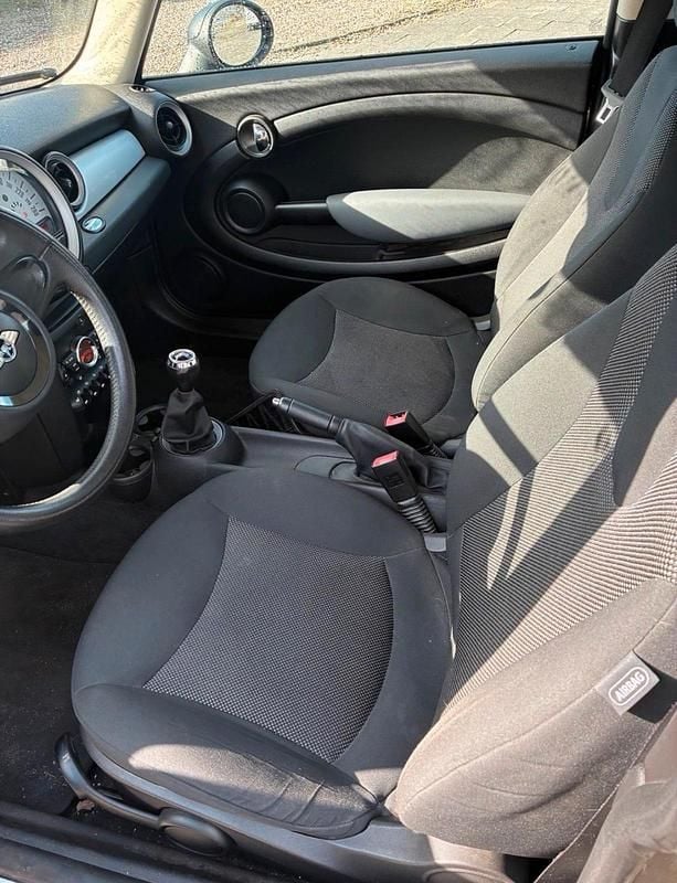 Gebraucht Mini Cooper 98 PS (72 kW) 2011 Silber Kleinwagen